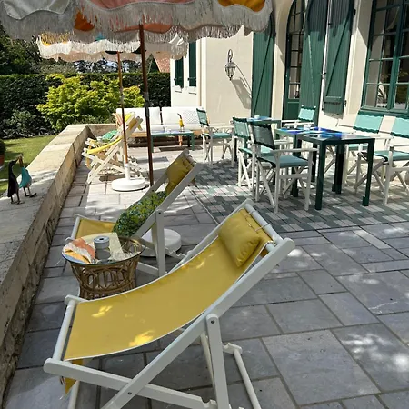 Konukevi Maison Cuevas