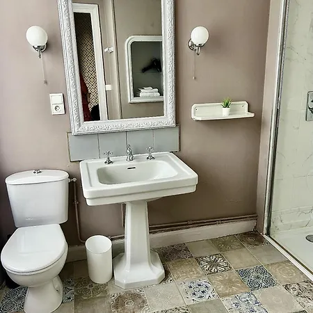 Maison Cuevas 2* بياريتز