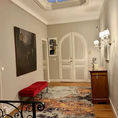 Maison Cuevas بيت ضيافة بياريتز