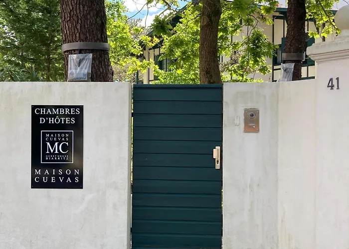 Guest house Maison Cuevas 4*